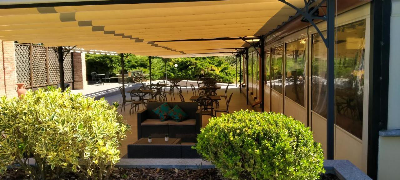 La Regibussa - Hotel Ristorante Асти Екстериор снимка