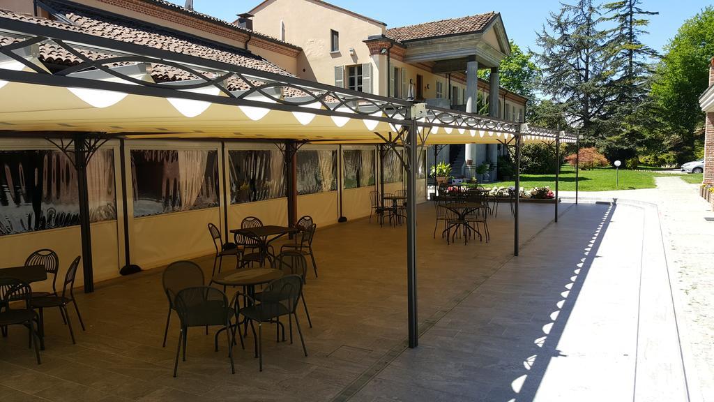 La Regibussa - Hotel Ristorante Асти Екстериор снимка