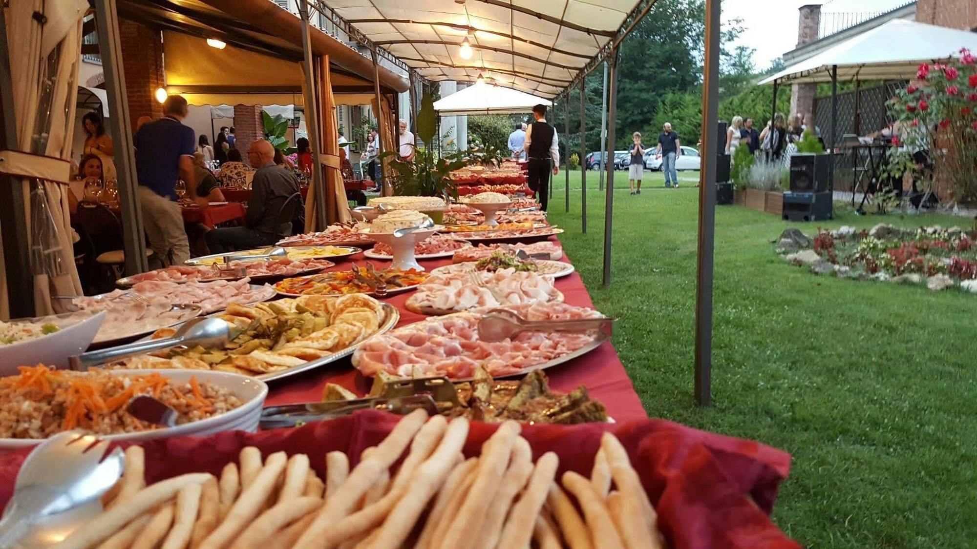 La Regibussa - Hotel Ristorante Асти Екстериор снимка